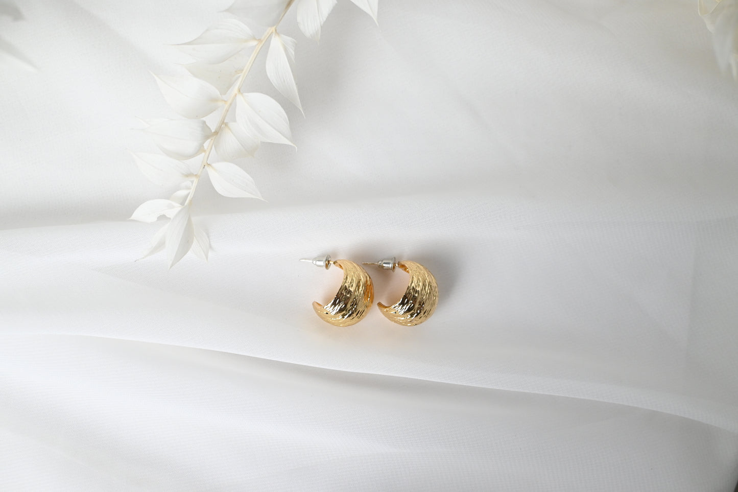 GOLD STUD EARRINGS