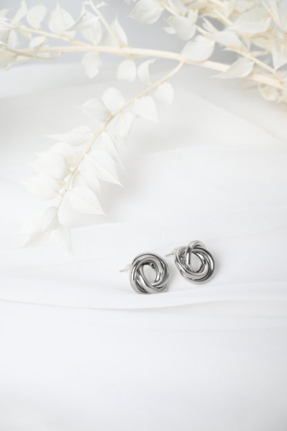 LOVE KNOT EARRINGS