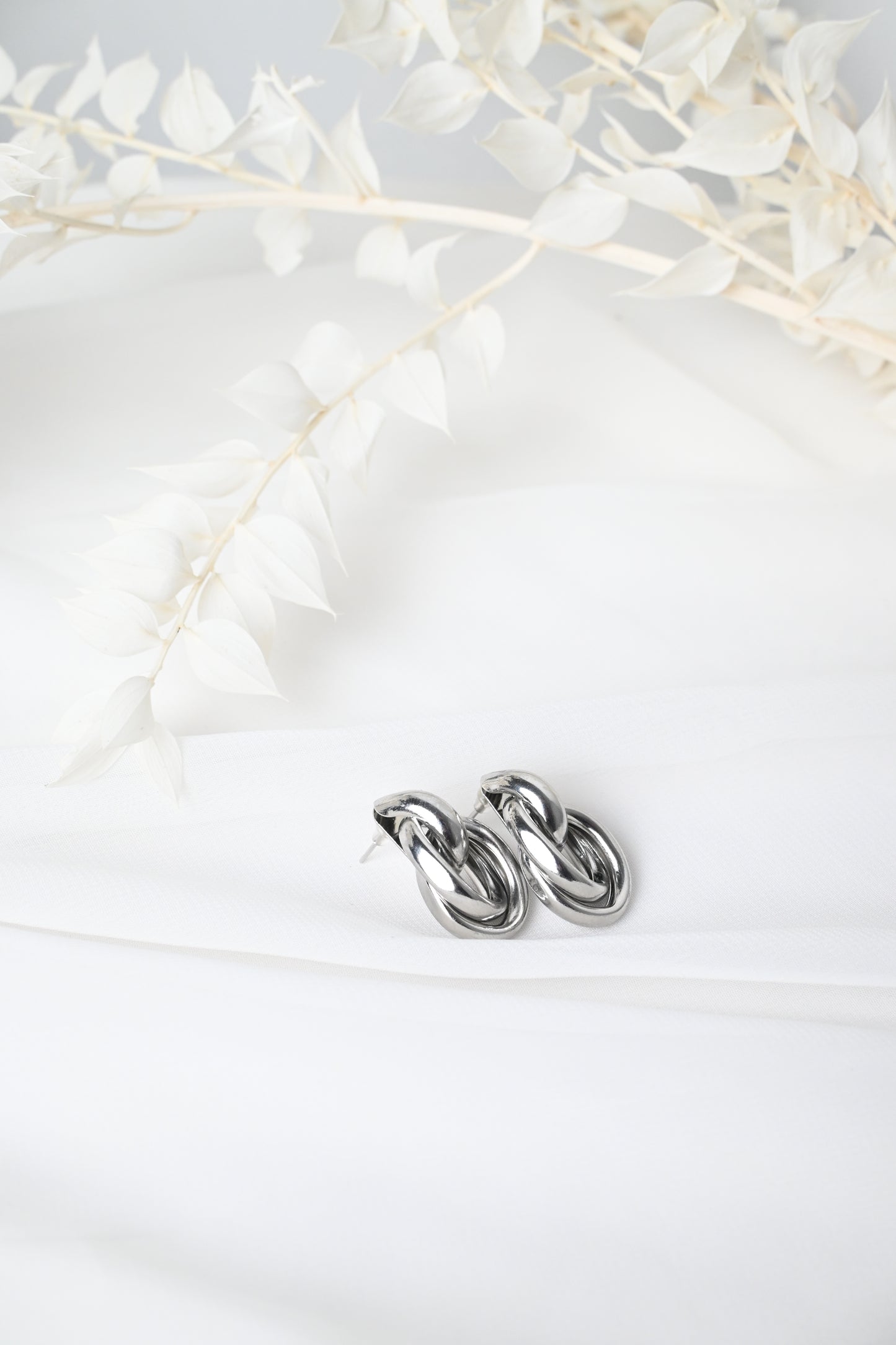 DOUBLE KNOT EARRINGS