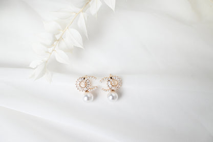 ELEGANT PEARL EARRINGS