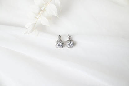 SQUARE STUD EARRINGS