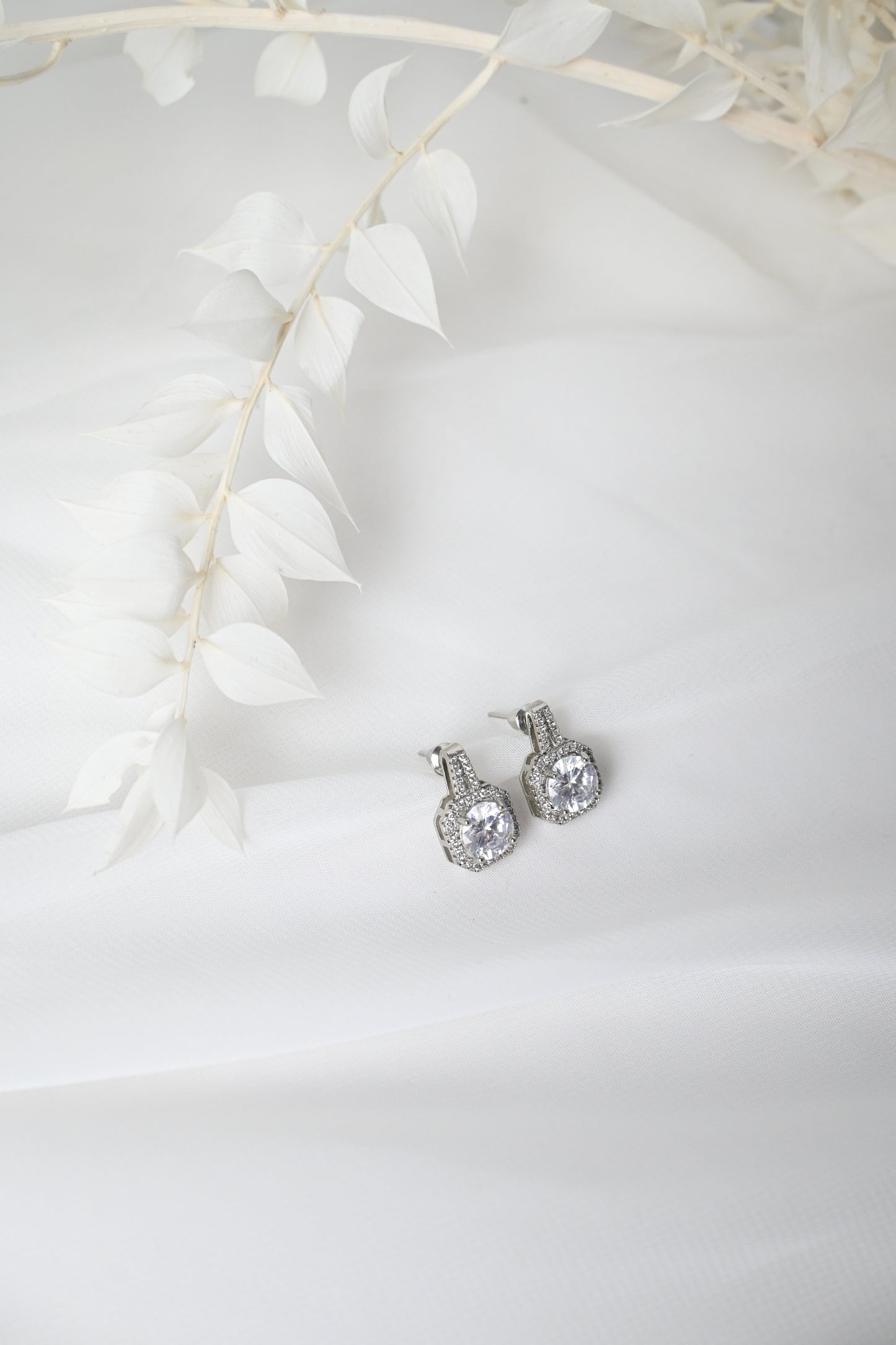 SQUARE STUD EARRINGS