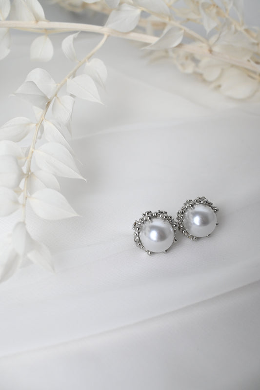 CHARM PEARL EARRINGS