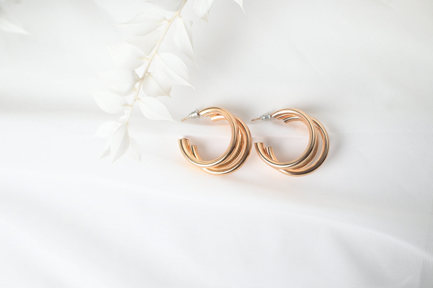 CIRCULAR HOOP EARRINGS